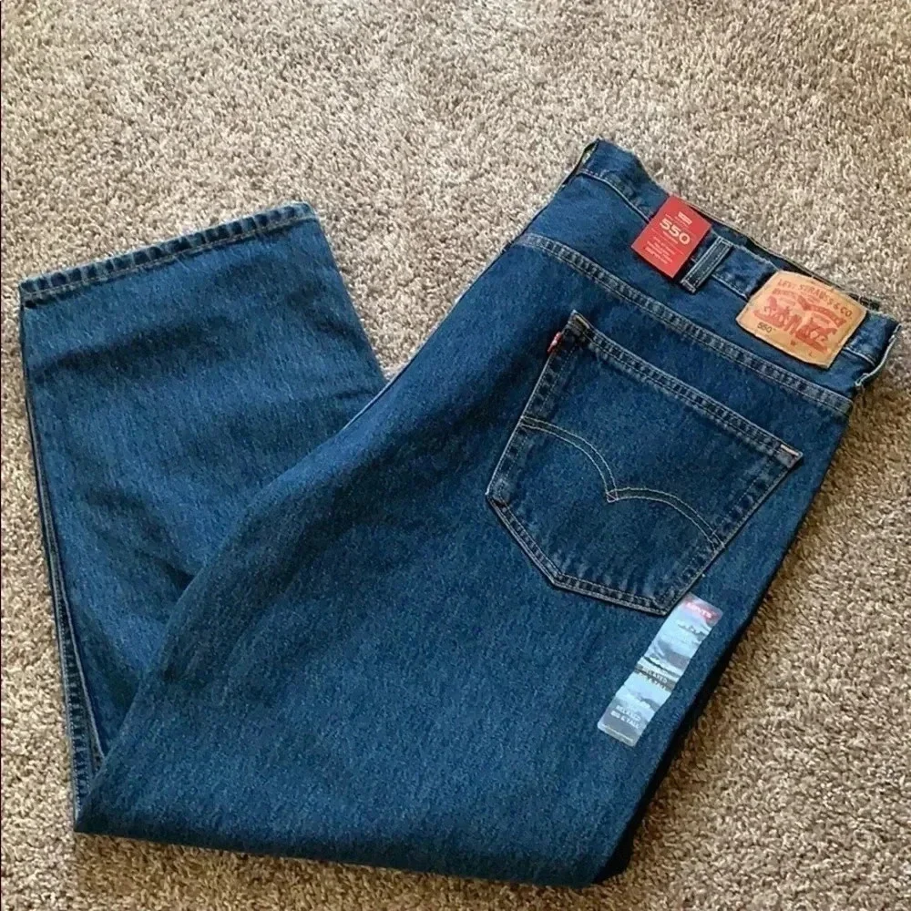 Levi’s 550 Men’s Denim Jeans Relaxed Fit Dark Stonewash Size 46x 29 NWT